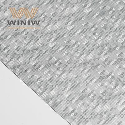 Numerosos colores de piel sintética para fútbol